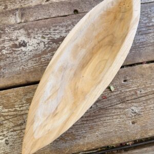 Holzschale in Bootsform